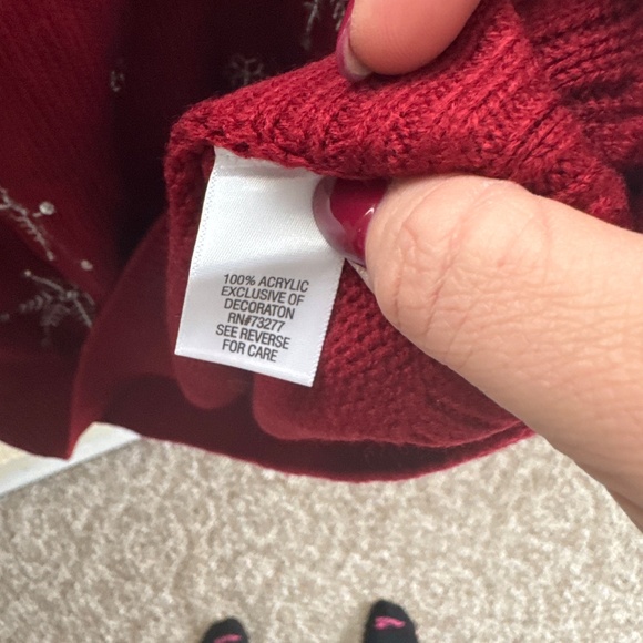 NWT women’s Croft & Barrow Snowflake Sweater - Picture 3 of 4